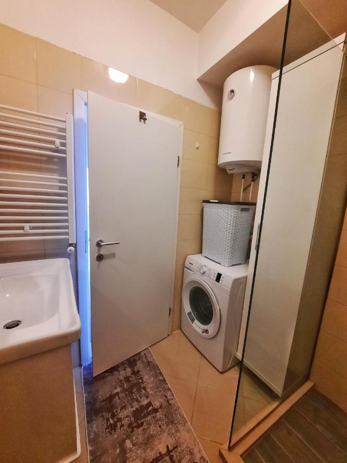 פרישטינה Luxury Sky View Apartment מראה חיצוני תמונה