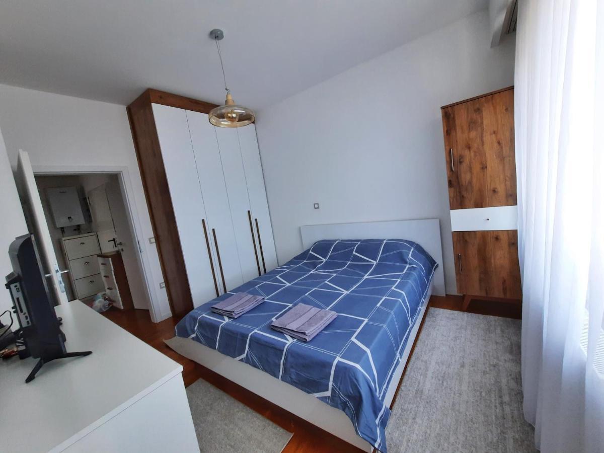 פרישטינה Luxury Sky View Apartment מראה חיצוני תמונה