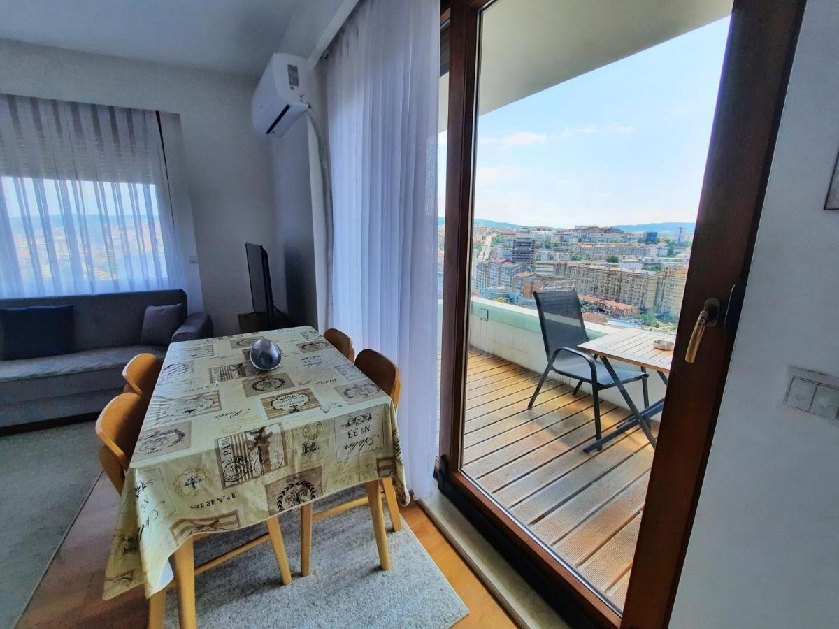 פרישטינה Luxury Sky View Apartment מראה חיצוני תמונה